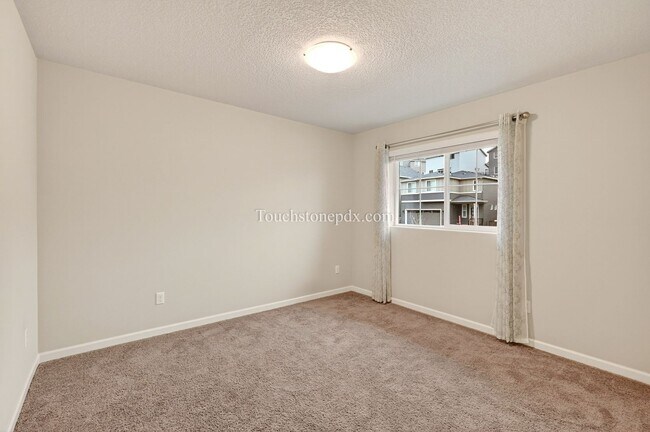 Building Photo - Modern 3BD | 2.5 BA Happy Valley Home On Corner Lot!