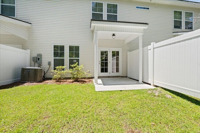 Building Photo - 329 Sonoma Dr