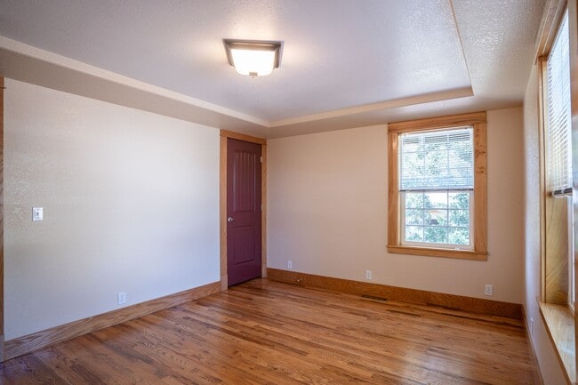 Building Photo - 3-bedroom 2 bath House $2,495