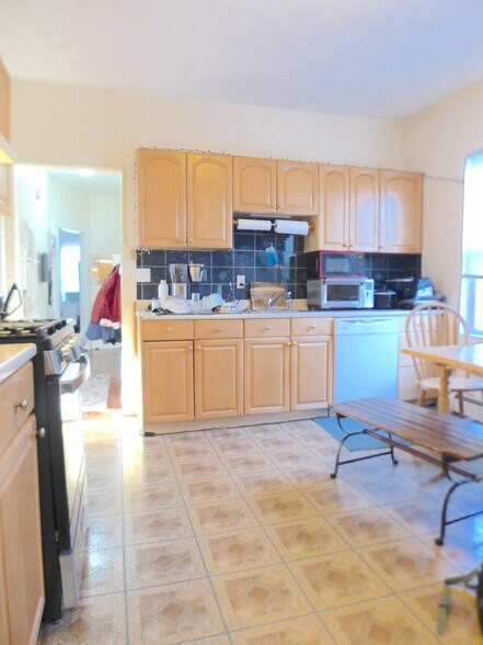 Building Photo - 10 Darling St