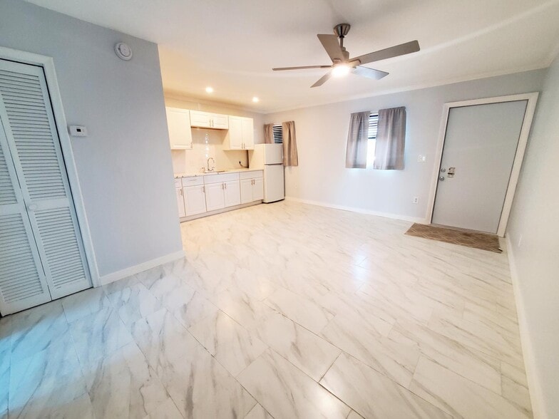 Building Photo - 201 Coppitt Rd