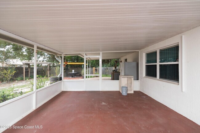 Building Photo - 6121 Corning Rd