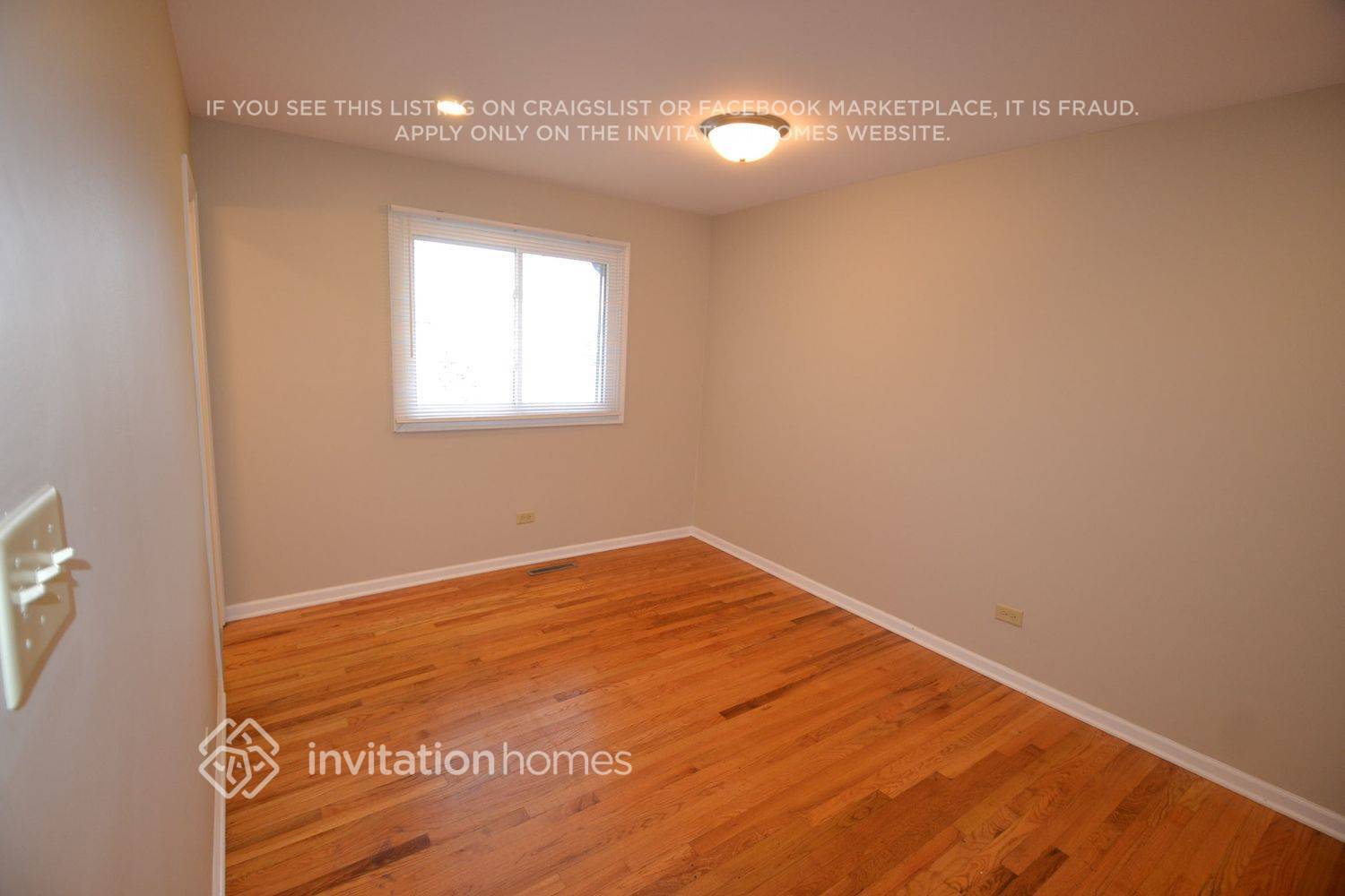 Building Photo - 54 E Schubert Ave