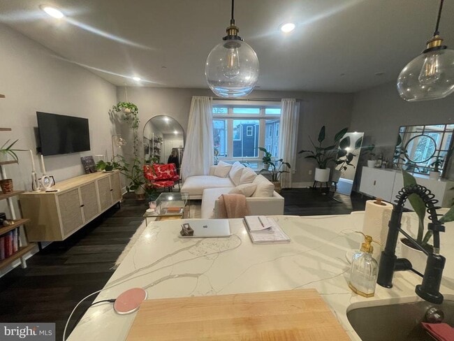 Building Photo - 4001 Ridge Ave