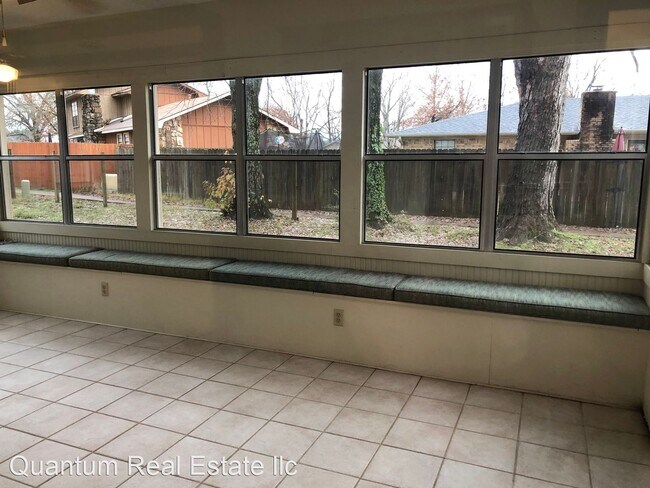 Building Photo - 3 br, 2 bath House - 10114 CAMBRIDGE PL