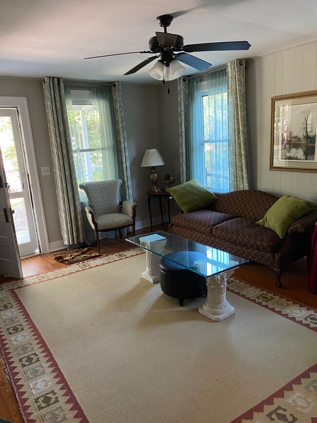 Building Photo - Furnished Home for Rent - Utilities included!