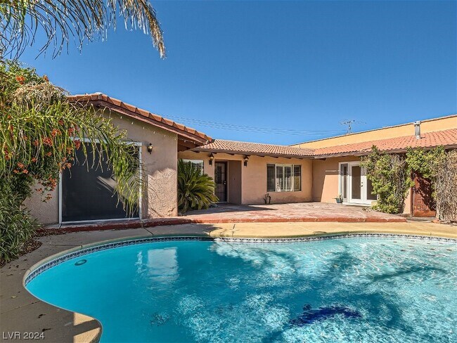 Building Photo - 3415 Villa Hermosa Dr