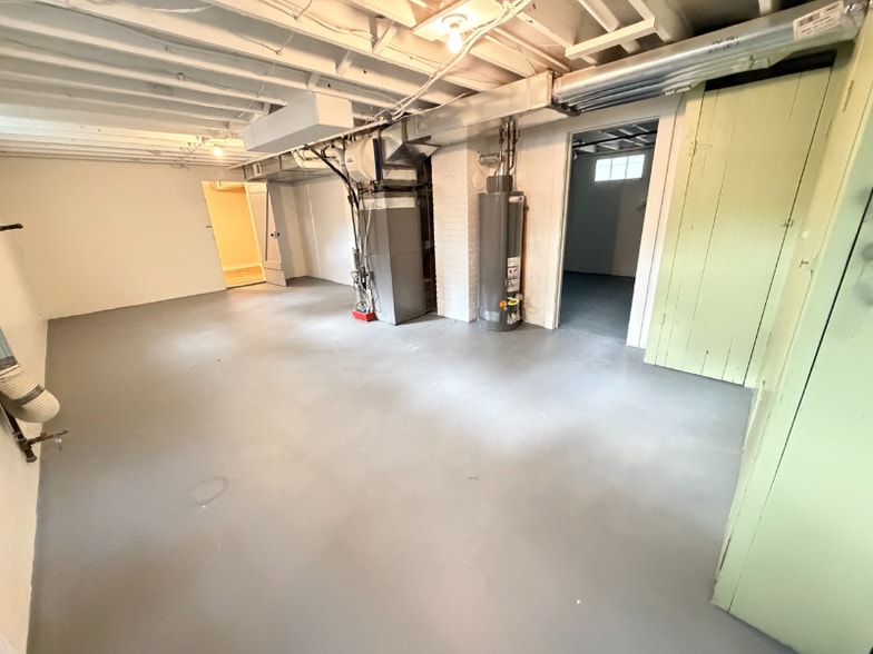 Building Photo - 850 Martin St