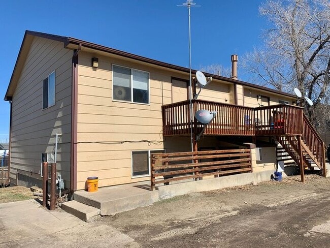 Building Photo - Limited-Time Offer: 2 Weeks Free! 2-Bed, 1-Bath Garden Apartment in Johnstown