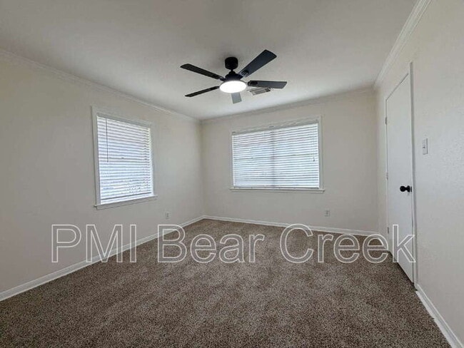 Building Photo - 302 16th St