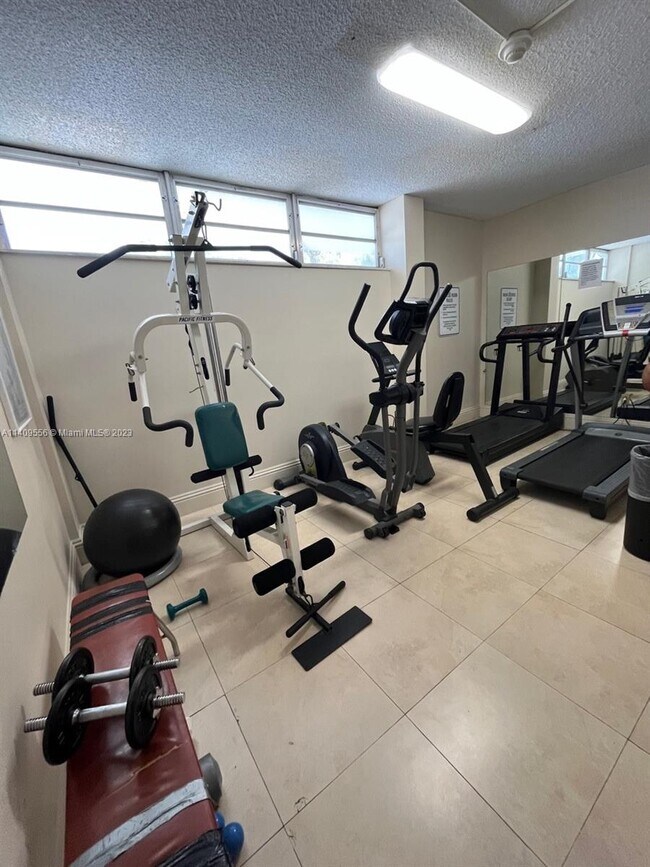 Building Photo - 13155 Ixora Ct