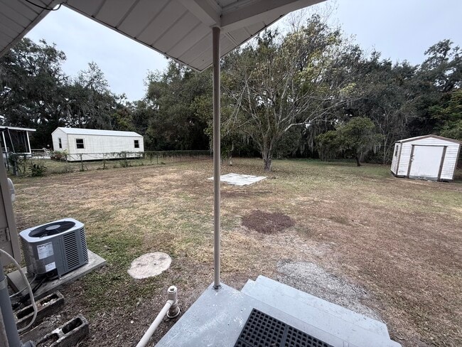 Building Photo - 811 S Lone Oak Dr