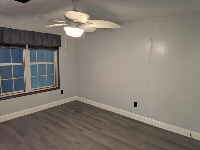 Building Photo - 9289 Scepter Ave