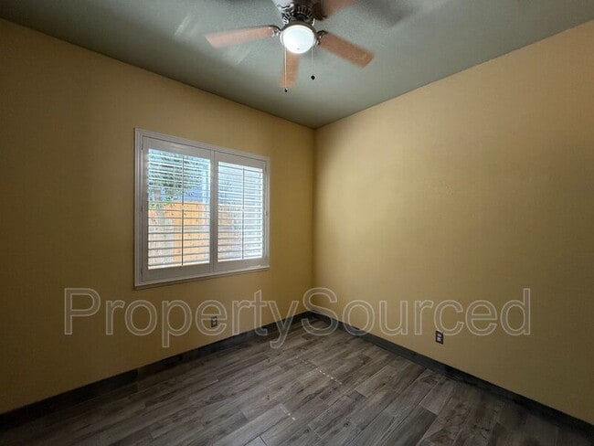 Building Photo - 523 Ruess Rd
