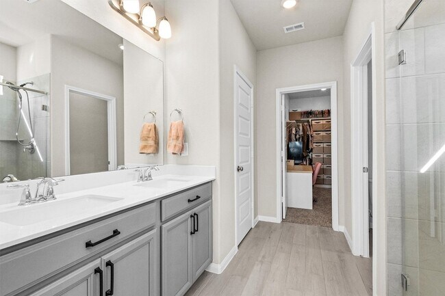 Building Photo - 18503 Sunrise Maple Dr