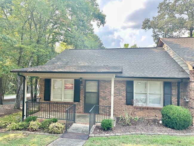 Building Photo - 102 Ashleigh Ct