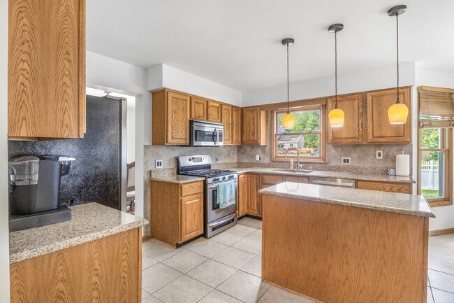 Building Photo - 5207 Sunmeadow Dr