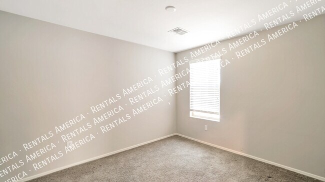 Building Photo - 4910 S River Run Dr