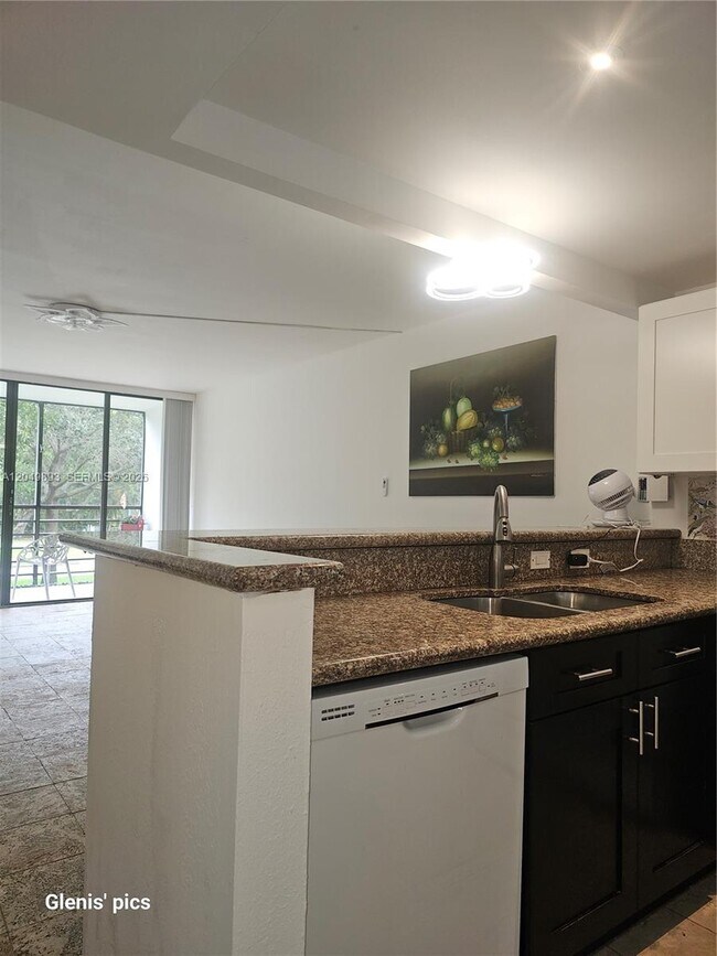Building Photo - 20400 W Country Club Dr