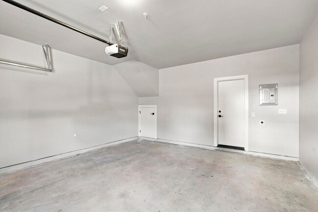 Building Photo - 1823 Burnet St
