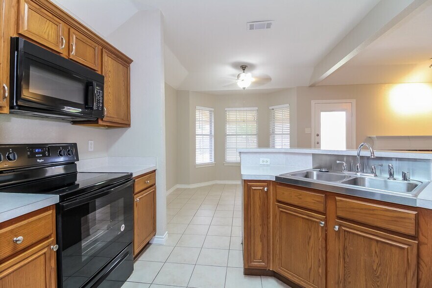 Building Photo - 1232 Clay Ln