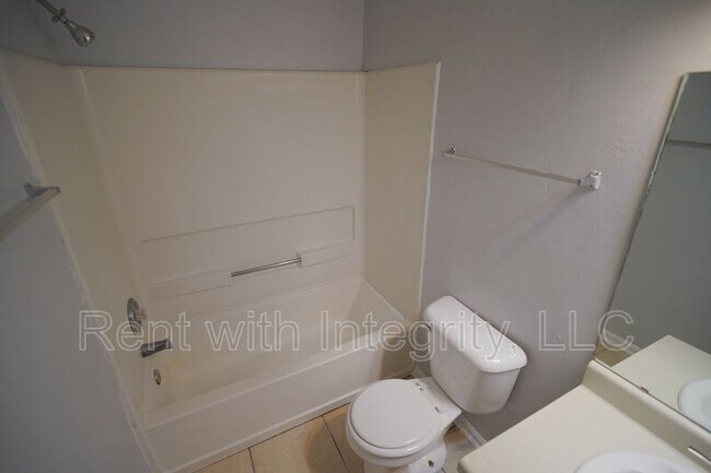 Building Photo - 2446 Talco Hills Dr