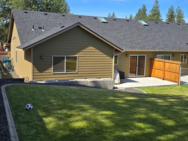 Building Photo - 12522 N Denver Dr