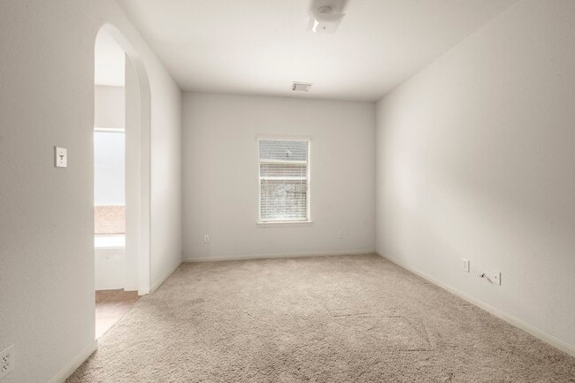 Building Photo - 7803 Blue Lake Dr