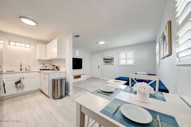 Building Photo - 7308 Sunset Ave