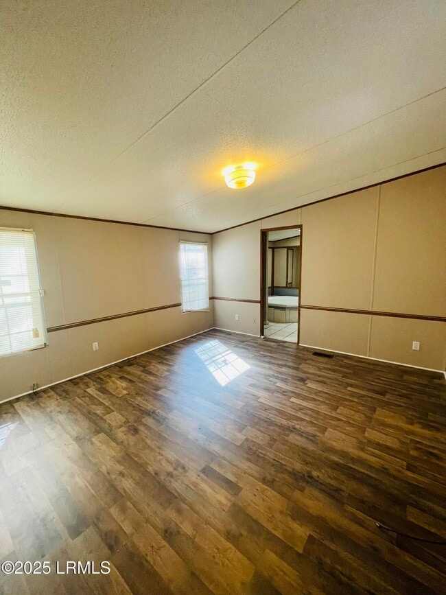Building Photo - 153 Middlefield Cir