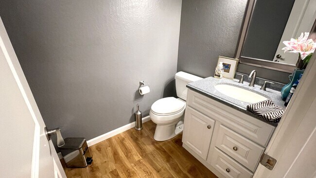 Building Photo - Concord Beautiful remodeled 3 bedroom 2 ba...