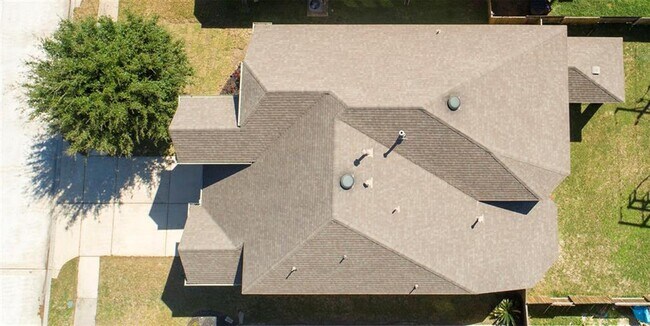 Building Photo - 21325 Kings Guild Ln