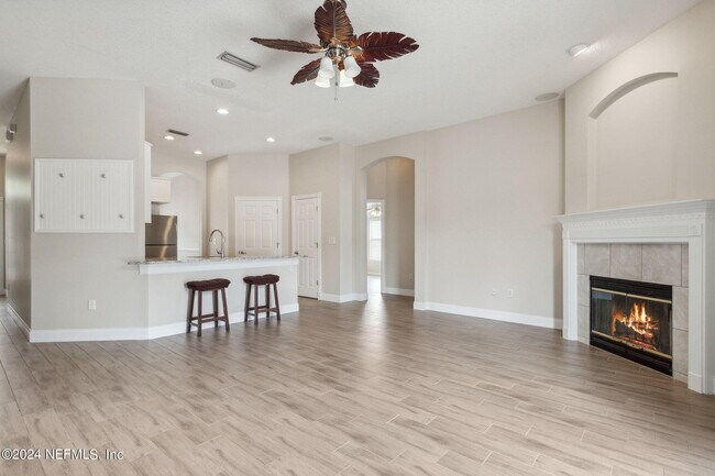 Building Photo - 13260 Bonaparte Ln