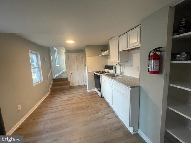 Building Photo - 510 2nd St