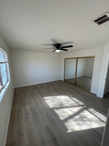 Master bedroom - 6941 Hanford Ave