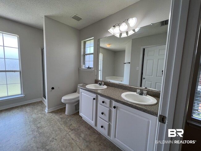 Building Photo - 154 Cypress Ln