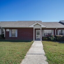 Building Photo - Single Level Villas****** Rent $924/month*********Hartselle