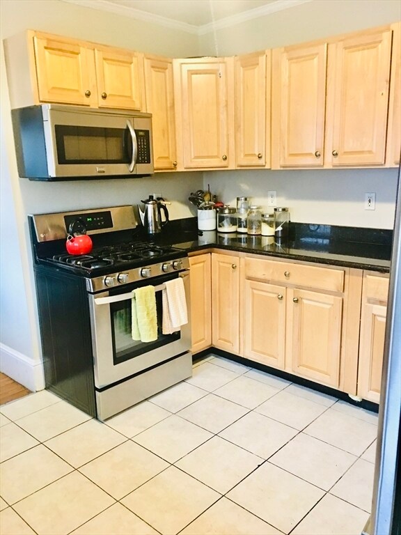 Building Photo - 33 Fifield St