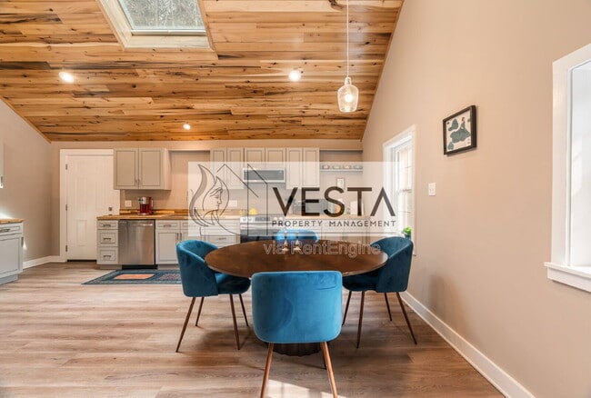 Building Photo - 460 NC-208