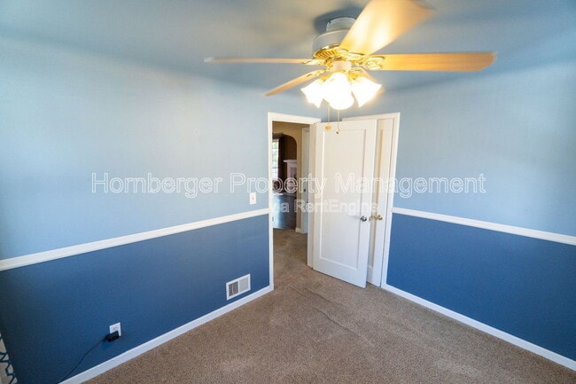 Building Photo - 2527 W Walton Ave