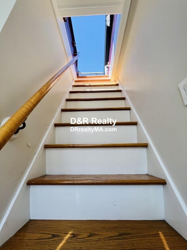 Building Photo - 2 bedroom in Cambridge MA