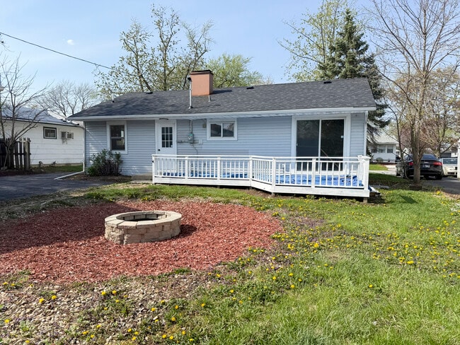 Building Photo - 26 Normandy Dr E