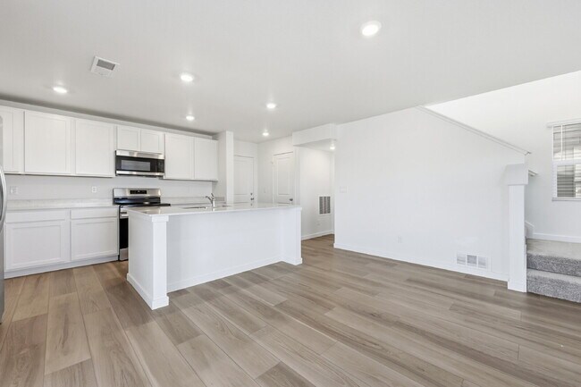 Building Photo - $2,395.95, 3 bed, 2.5 bath located in Colorado Springs with a washer and dryer.