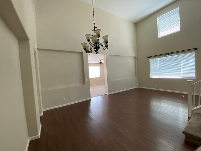 Building Photo - 5106 Rowe Dr