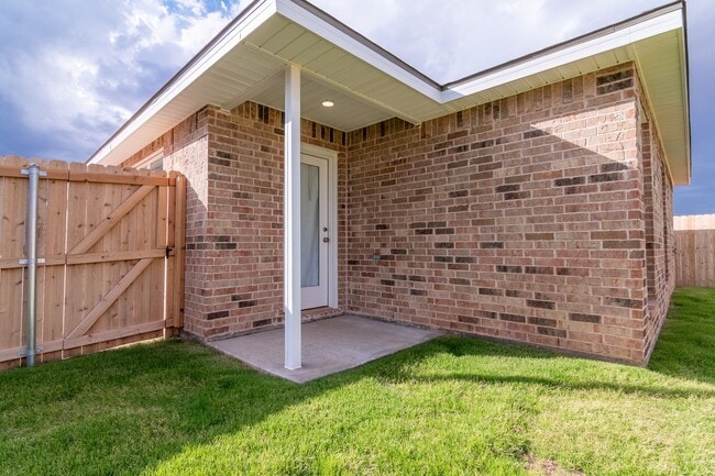 Building Photo - 2912 Pitchfork Rd