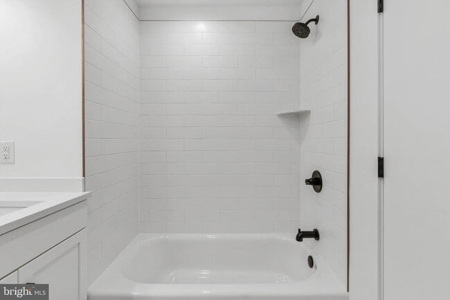 Building Photo - 3212 Evergreen Walk