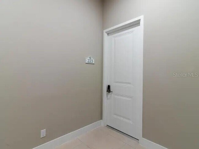Building Photo - 7740 Sandy Ridge Dr