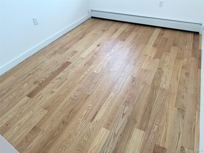 Building Photo - 40-18 50th Ave