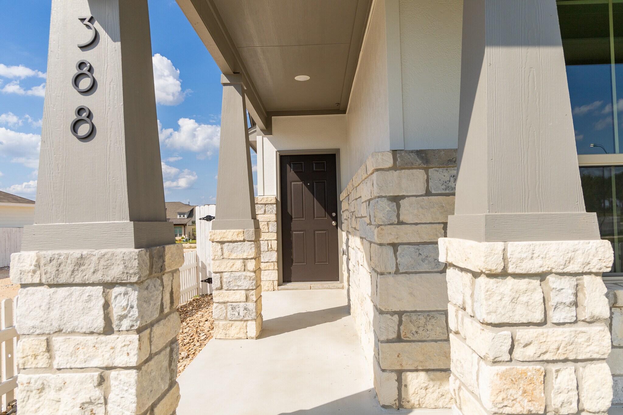 Building Photo - 388 Glocken Ln