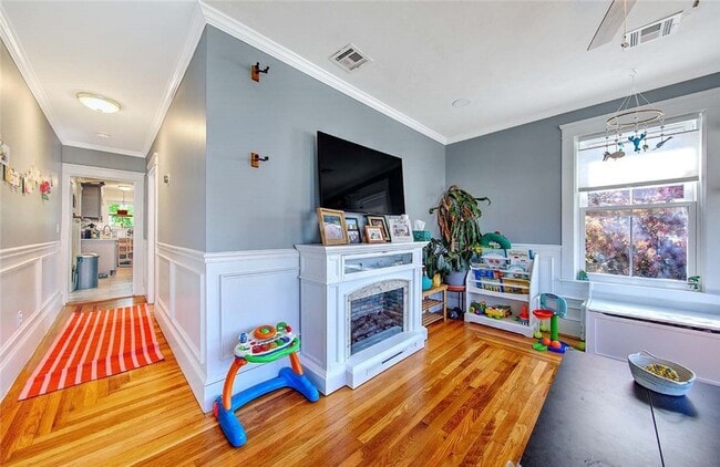 Building Photo - 43 Trenton St